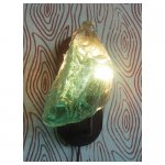 glasbrok wandlamp <p>€ 175,00 p/s VERKOOP</p>
<p>10 stuks / 25 x 20 cm (lxb) / glasbrok + metaal</p>