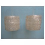 schelpen lamp 4 <p>€ 150,00 p/s VERKOOP</p>
<p>2 stuks / 40 x 35 cm (lxb) / schelpen</p>